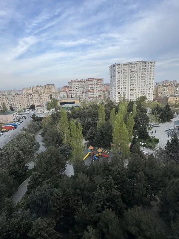 Satılır 2 otaqlı mənzil 74 m²
