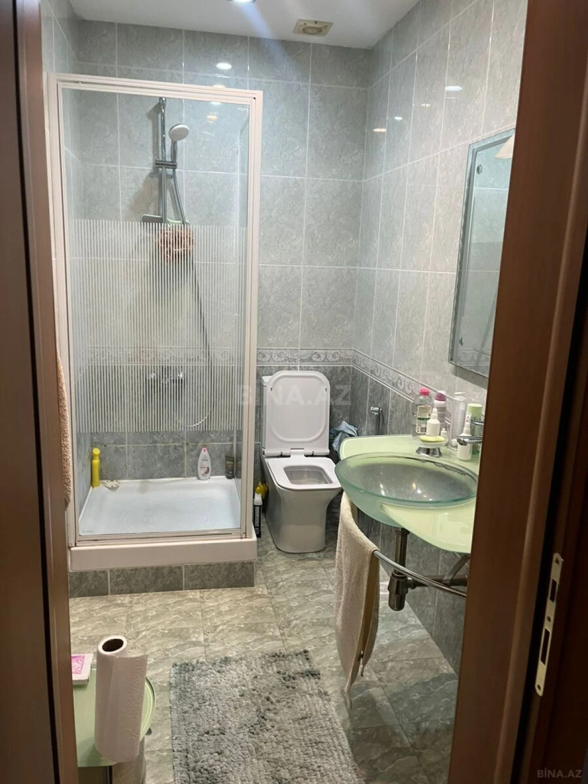 Kirayə verilir 4 otaqlı mənzil 185 m²