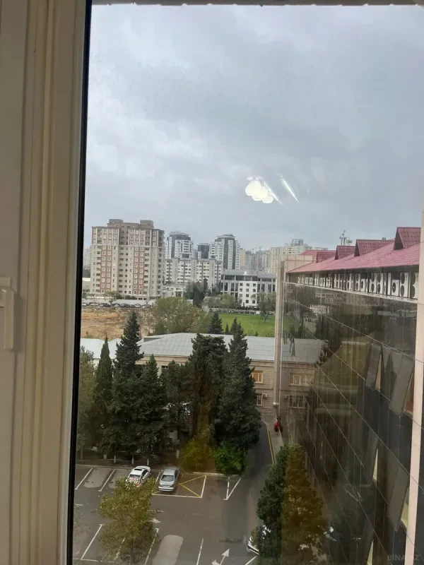 Kirayə verilir 4 otaqlı mənzil 185 m²