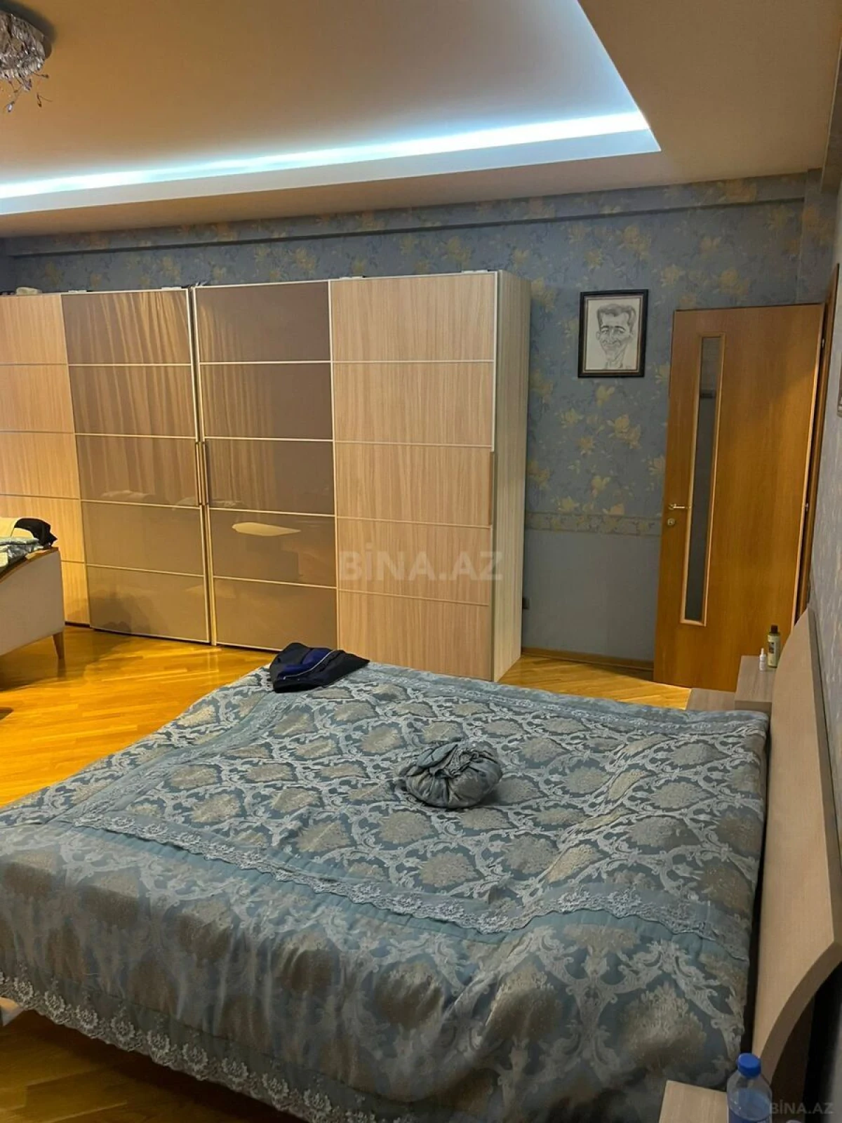 Kirayə verilir 4 otaqlı mənzil 185 m²