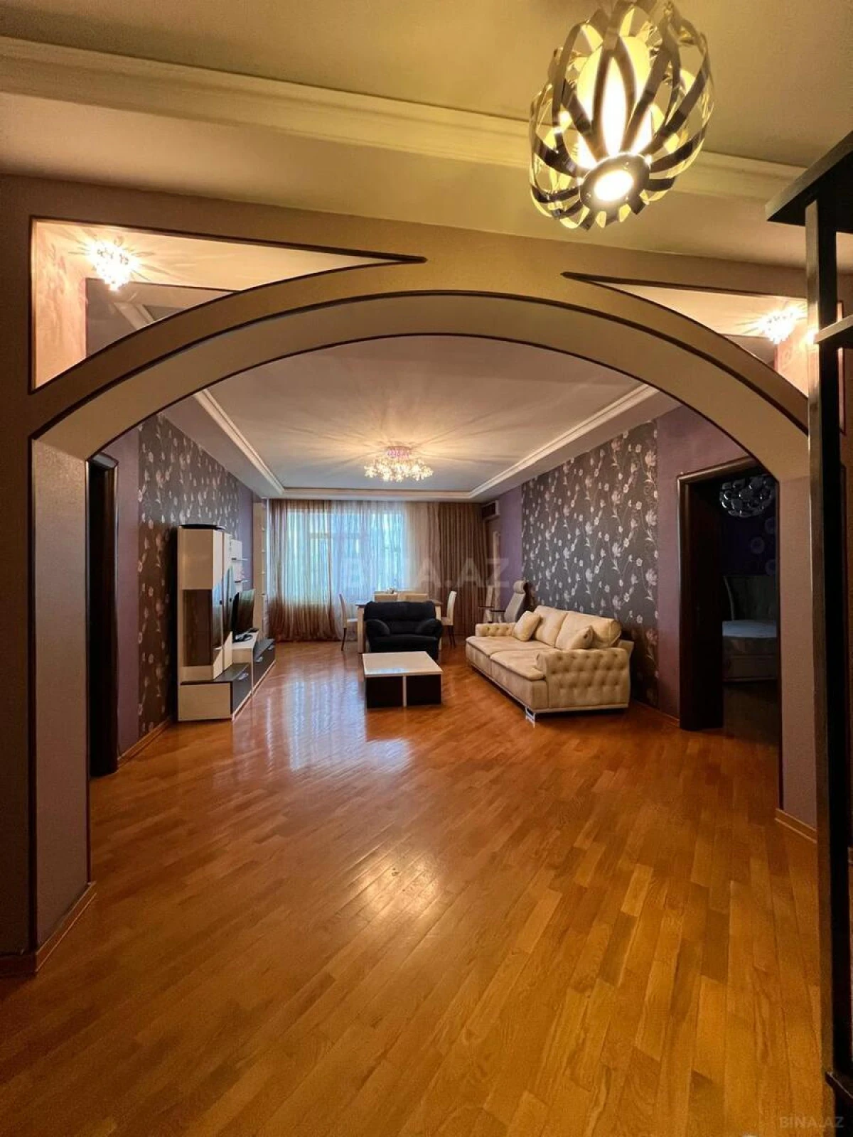 Kirayə verilir 2 otaqlı mənzil 100 m²