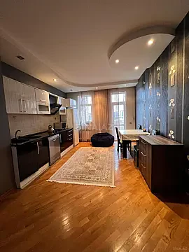 Kirayə verilir 2 otaqlı mənzil 100 m²