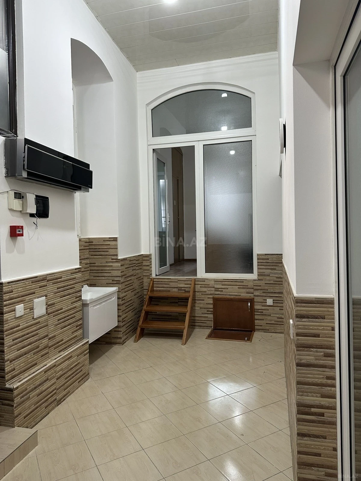 Kirayə verilir 3 otaqlı ofis 60 m²