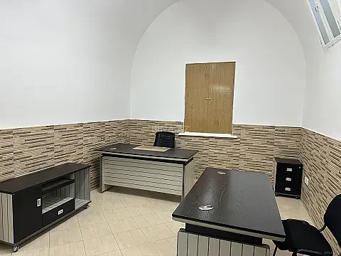 Kirayə verilir 3 otaqlı ofis 60 m²