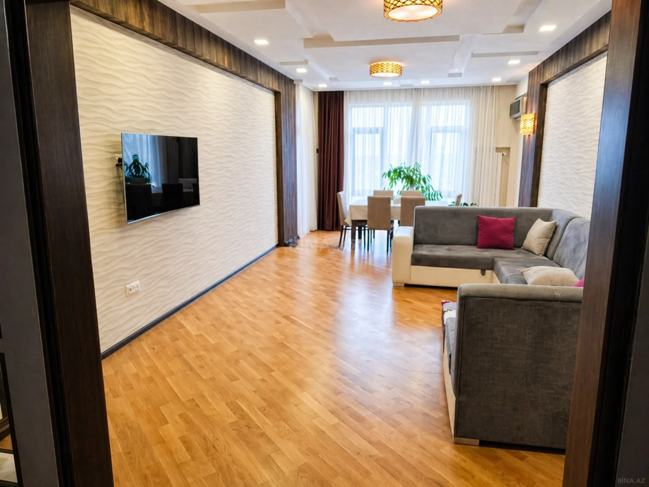 Satılır 3 otaqlı mənzil 156 m²