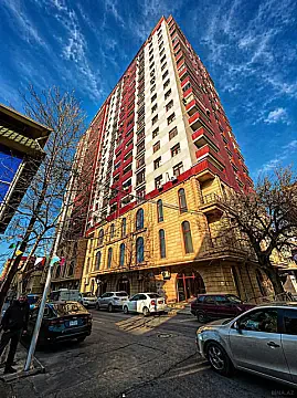 Satılır 3 otaqlı mənzil 156 m² — Bakı 3 otaq 156.00 m²