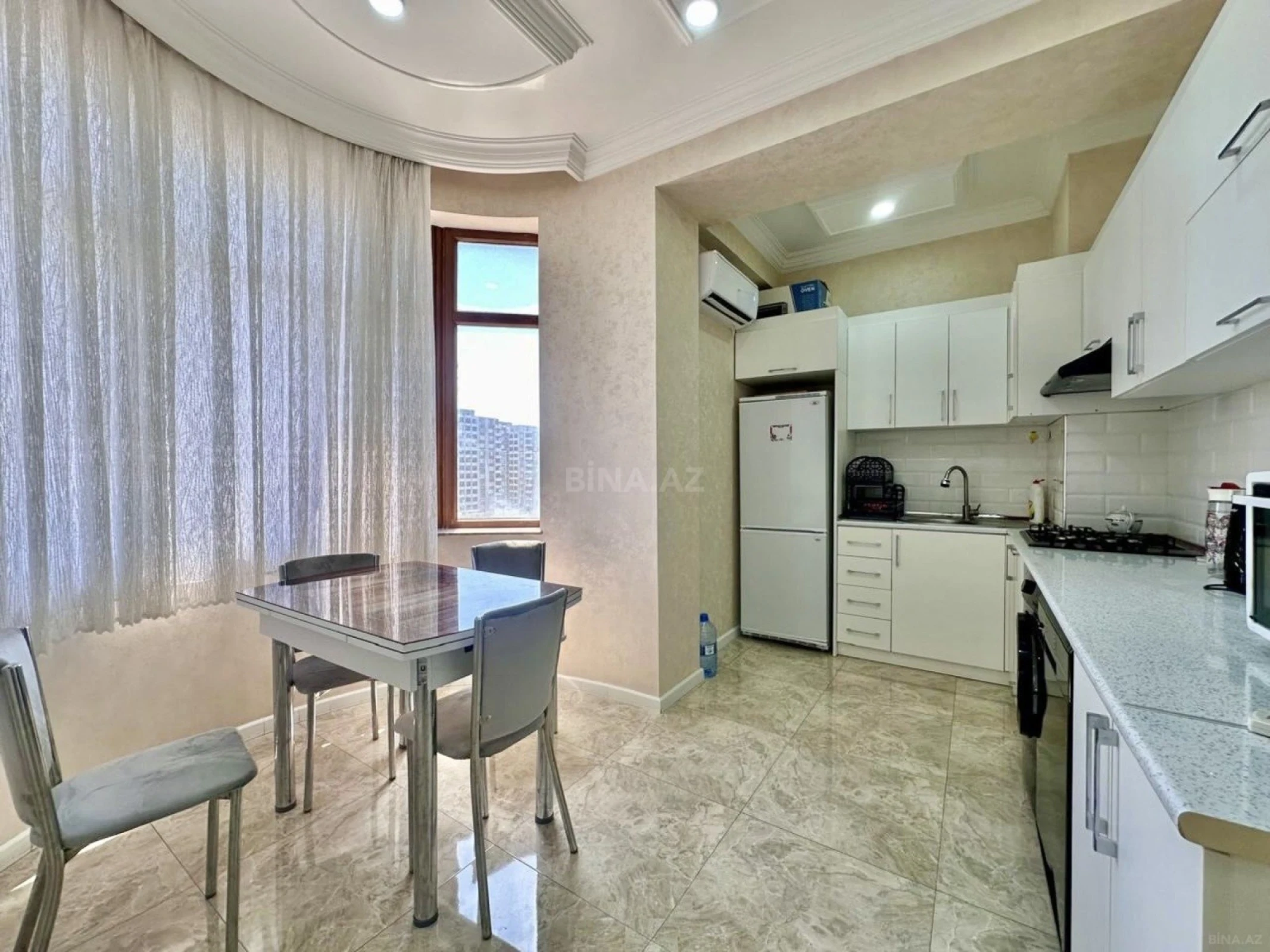 Satılır 2 otaqlı mənzil 90 m²