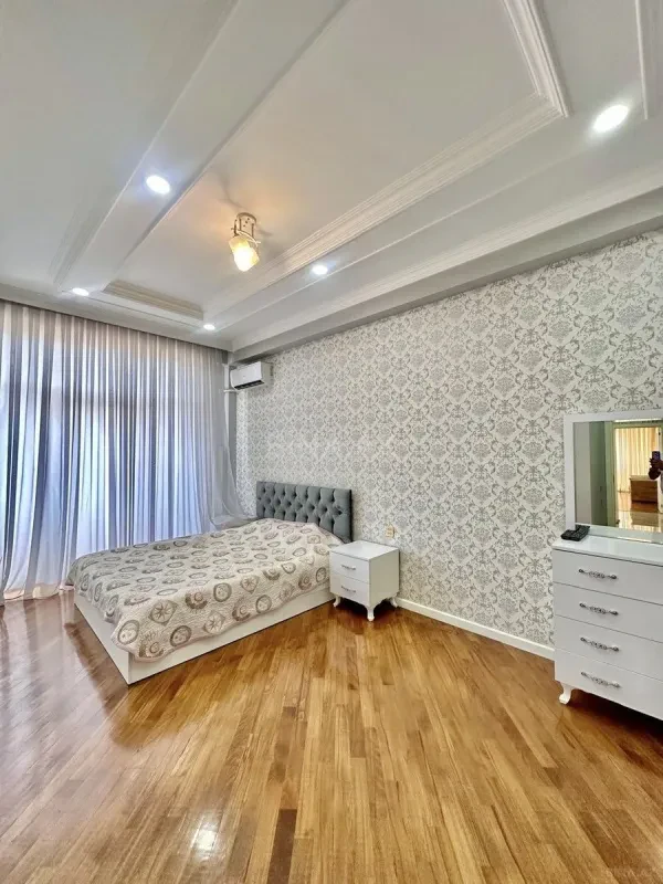 Satılır 2 otaqlı mənzil 90 m²