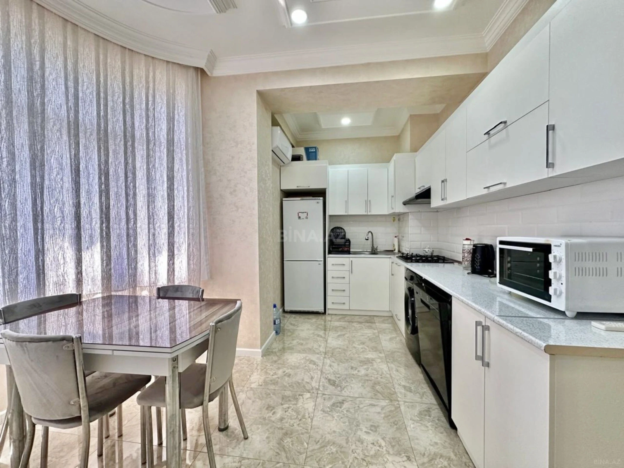 Satılır 2 otaqlı mənzil 90 m²