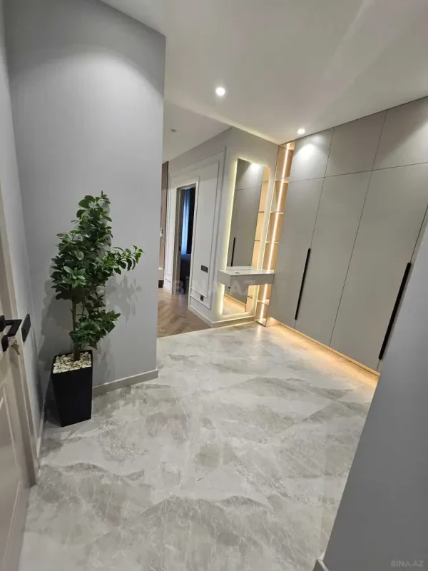 Kirayə verilir 3 otaqlı mənzil 120 m²