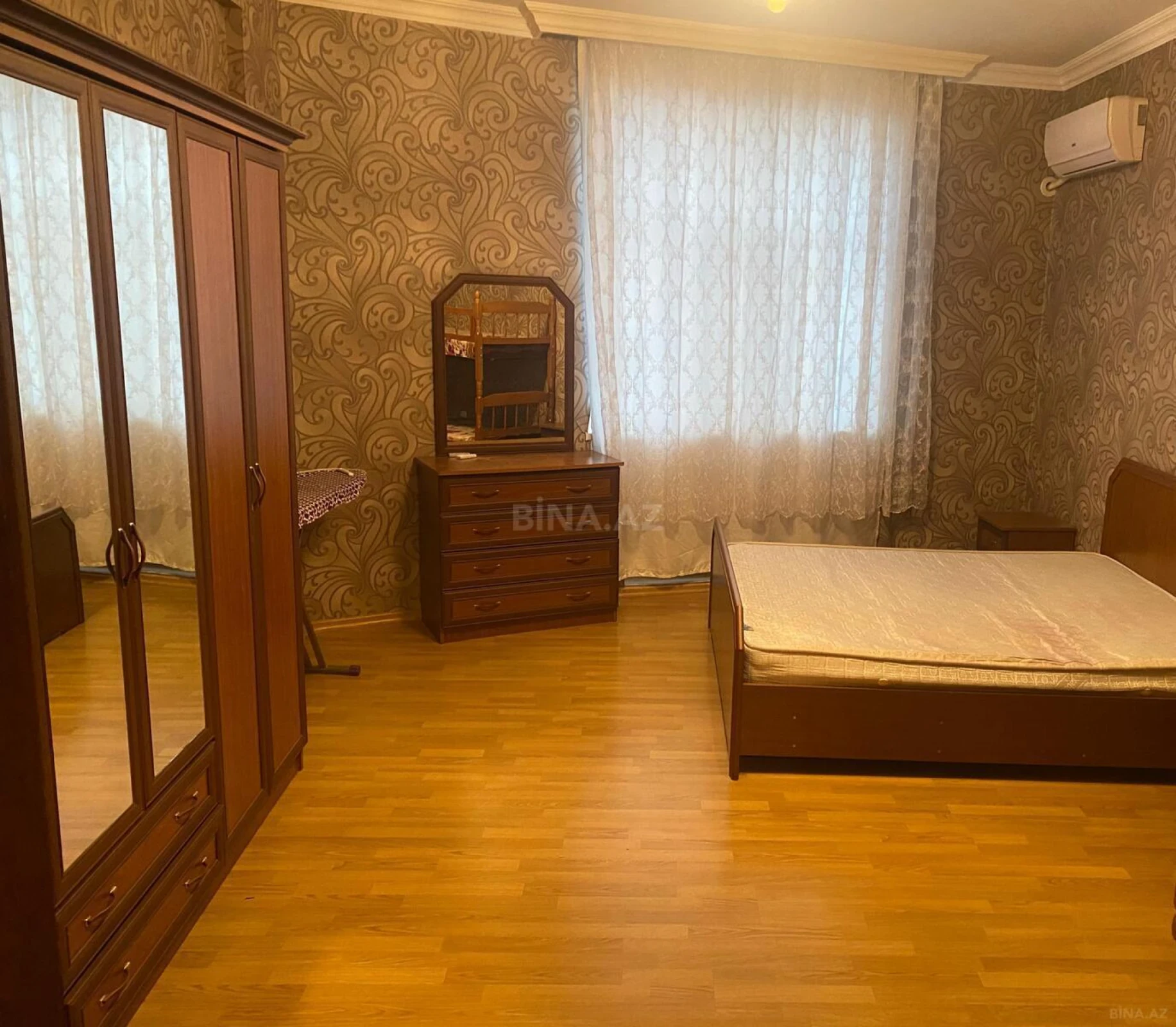 Satılır 2 otaqlı mənzil 115 m²