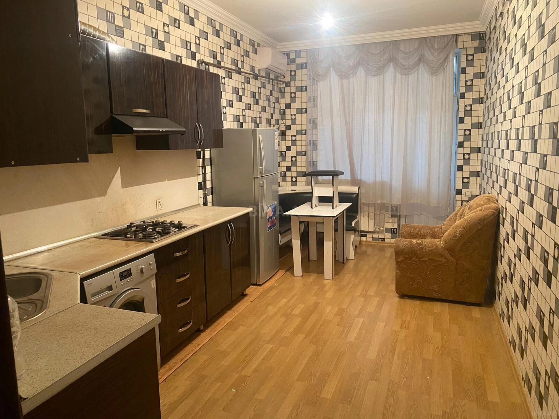 Satılır 2 otaqlı mənzil 115 m²