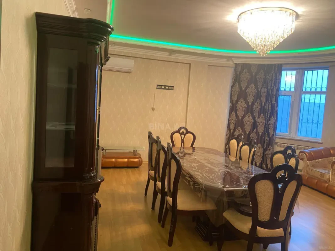 Satılır 2 otaqlı mənzil 115 m²