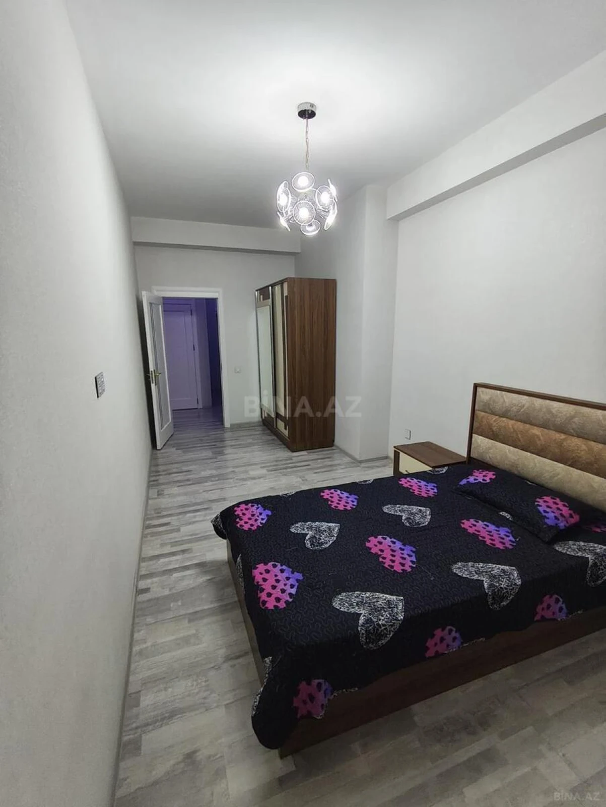 Kirayə verilir 4 otaqlı mənzil 186 m²