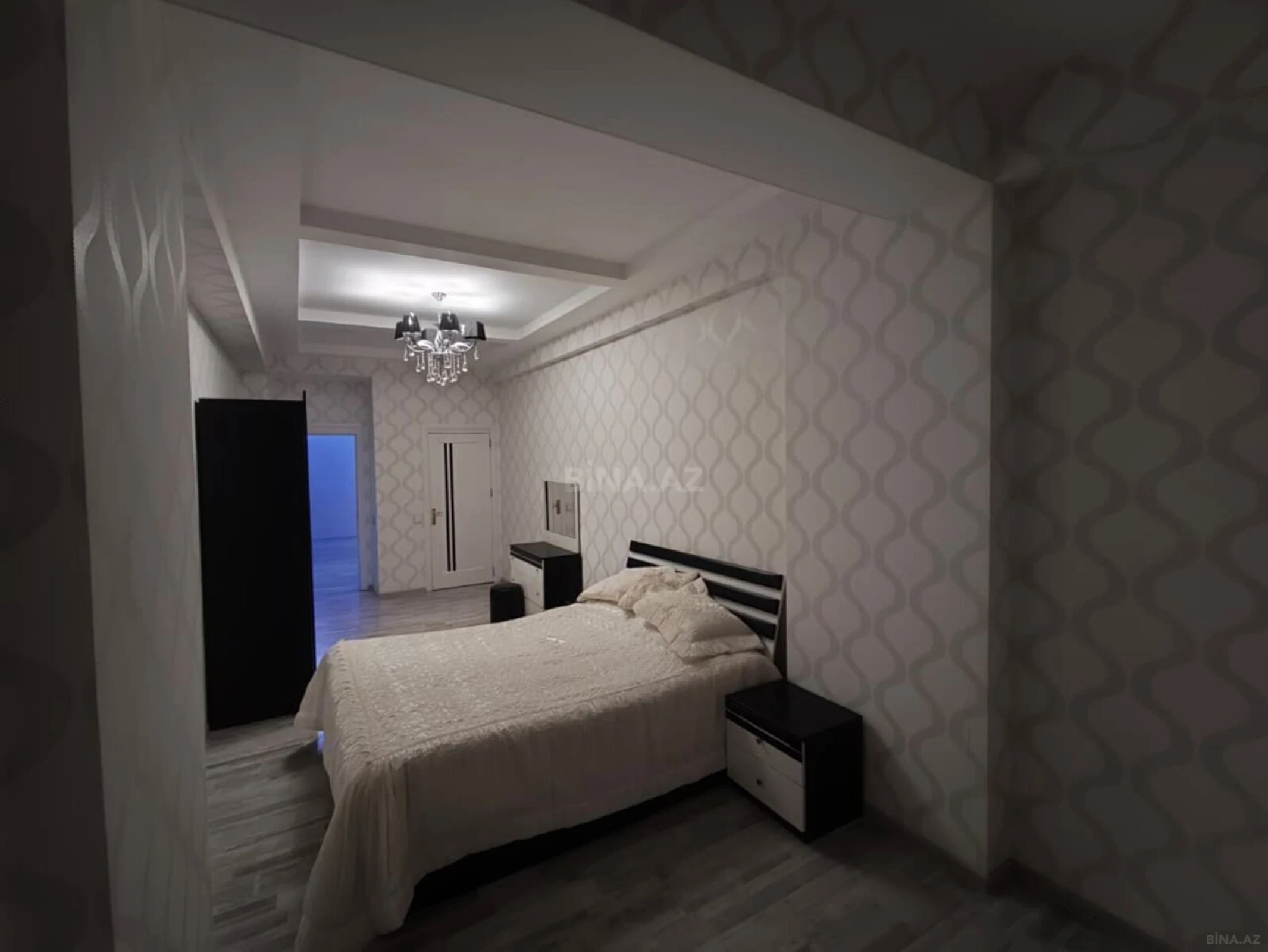 Kirayə verilir 4 otaqlı mənzil 186 m²