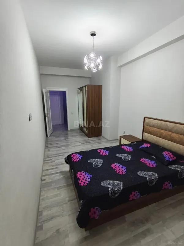 Kirayə verilir 4 otaqlı mənzil 186 m²