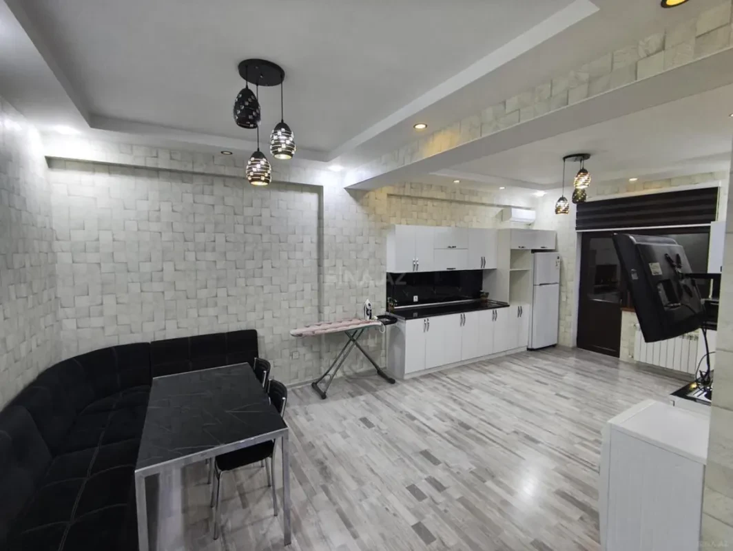 Kirayə verilir 4 otaqlı mənzil 186 m²