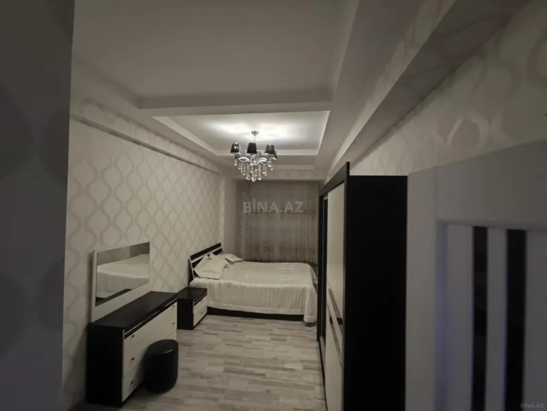 Kirayə verilir 4 otaqlı mənzil 186 m²