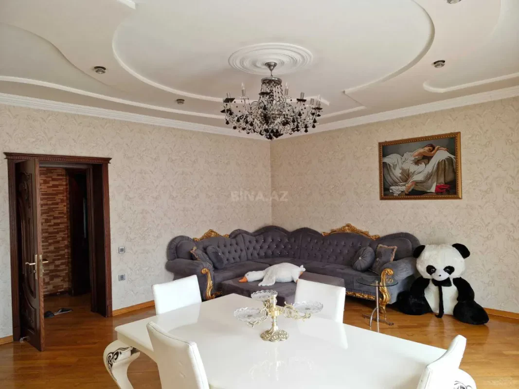 Kirayə verilir 3 otaqlı mənzil 110 m²