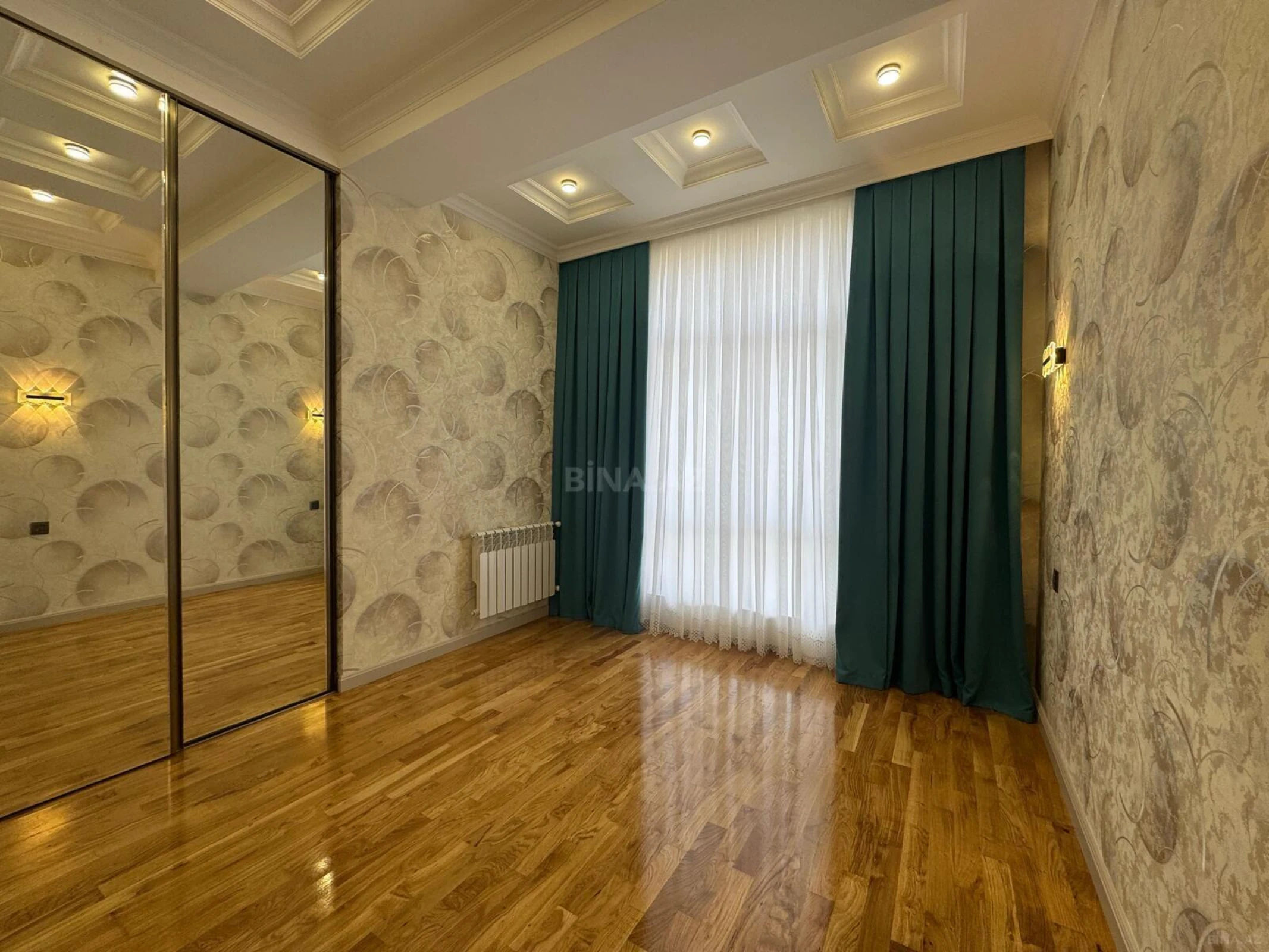 Satılır 3 otaqlı mənzil 92 m²