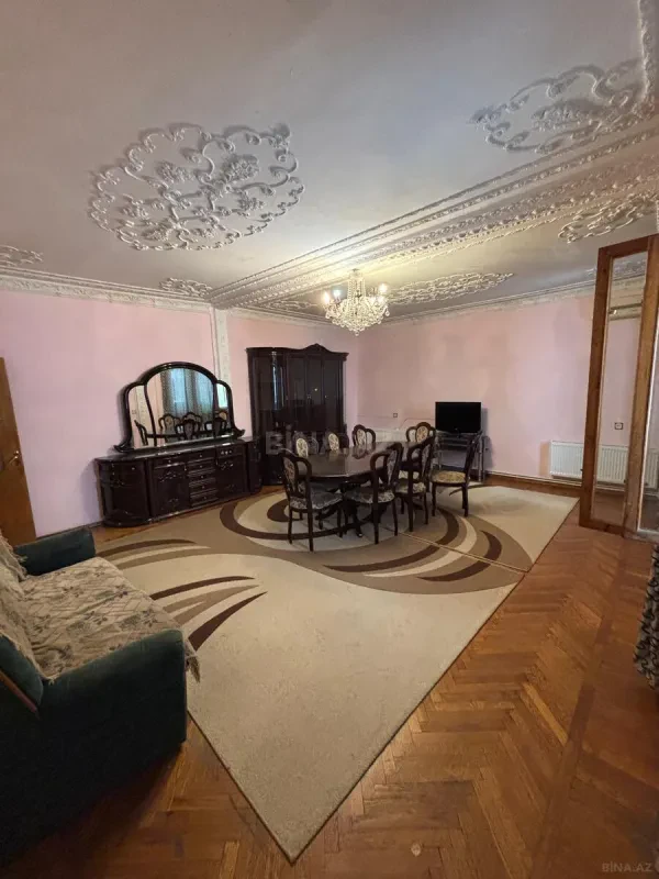 Kirayə verilir 4 otaqlı mənzil 100 m²