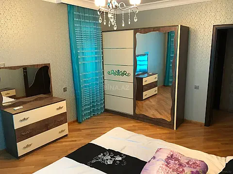 Kirayə verilir 3 otaqlı mənzil 135 m²
