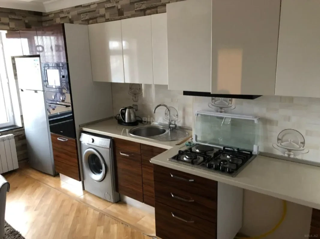 Kirayə verilir 3 otaqlı mənzil 135 m²