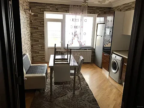 Kirayə verilir 3 otaqlı mənzil 135 m²