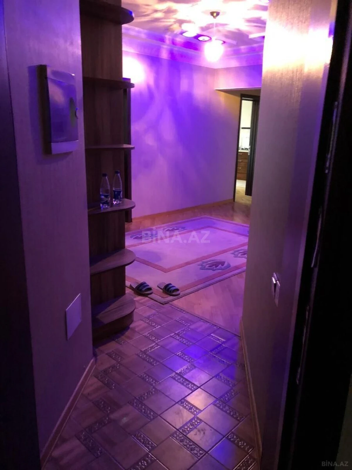 Kirayə verilir 3 otaqlı mənzil 135 m²