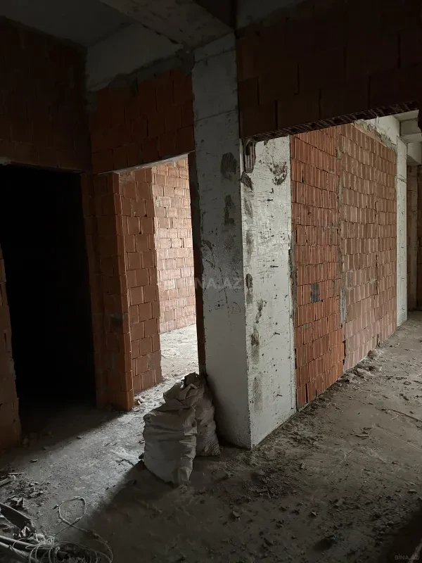 Satılır 2 otaqlı mənzil 99 m²