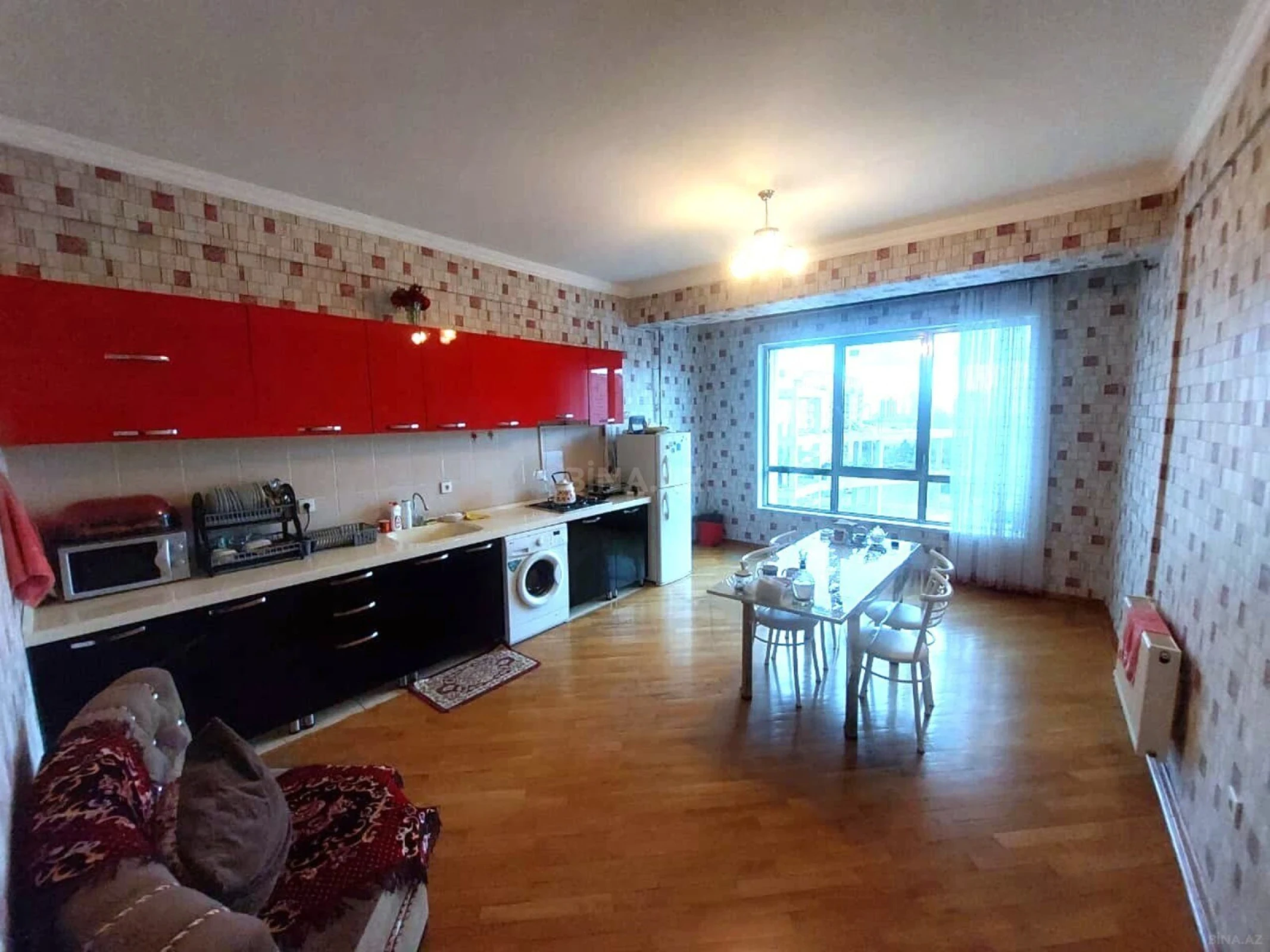 Satılır 3 otaqlı mənzil 130 m²