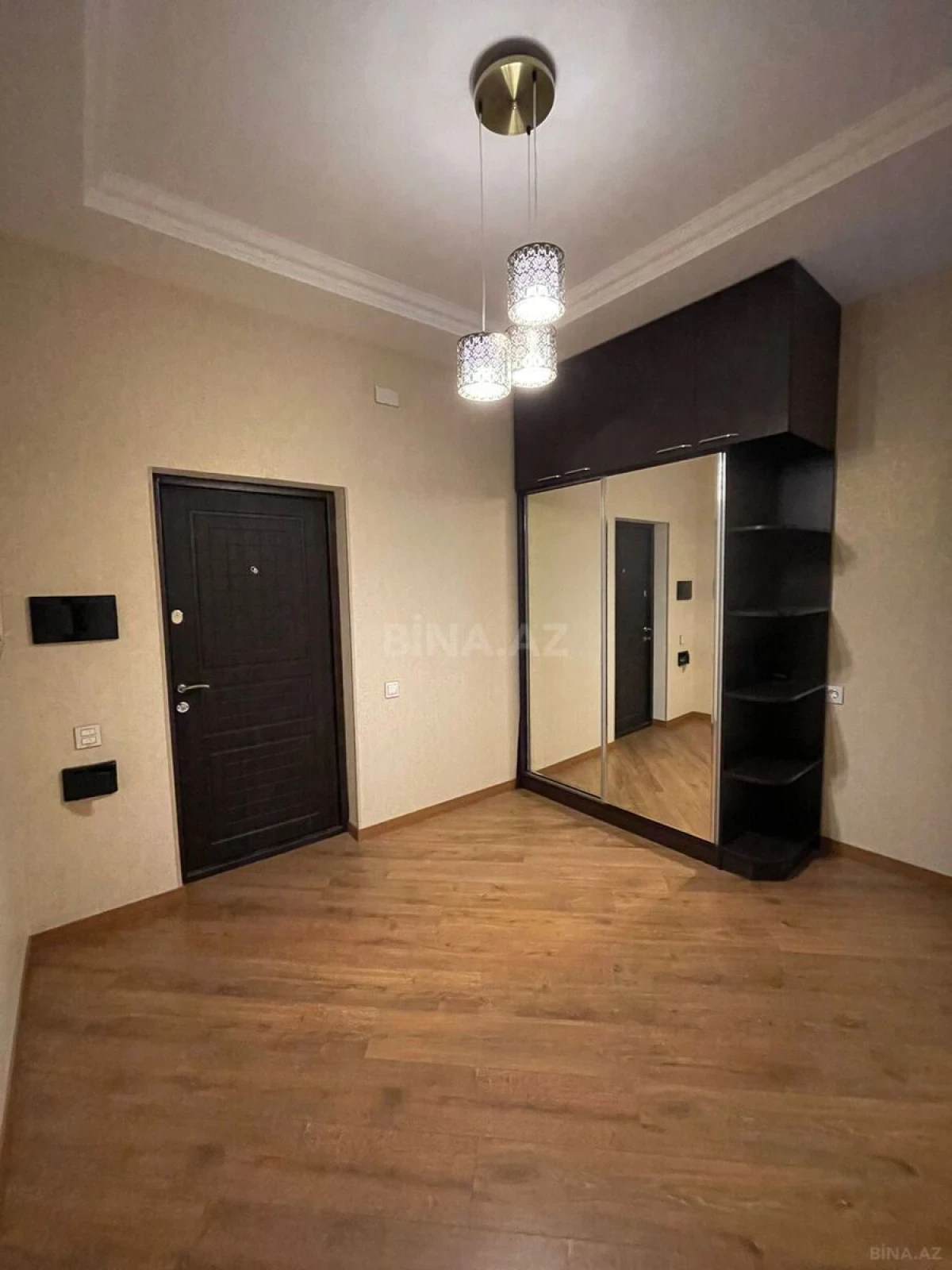 Kirayə verilir 2 otaqlı mənzil 75 m²