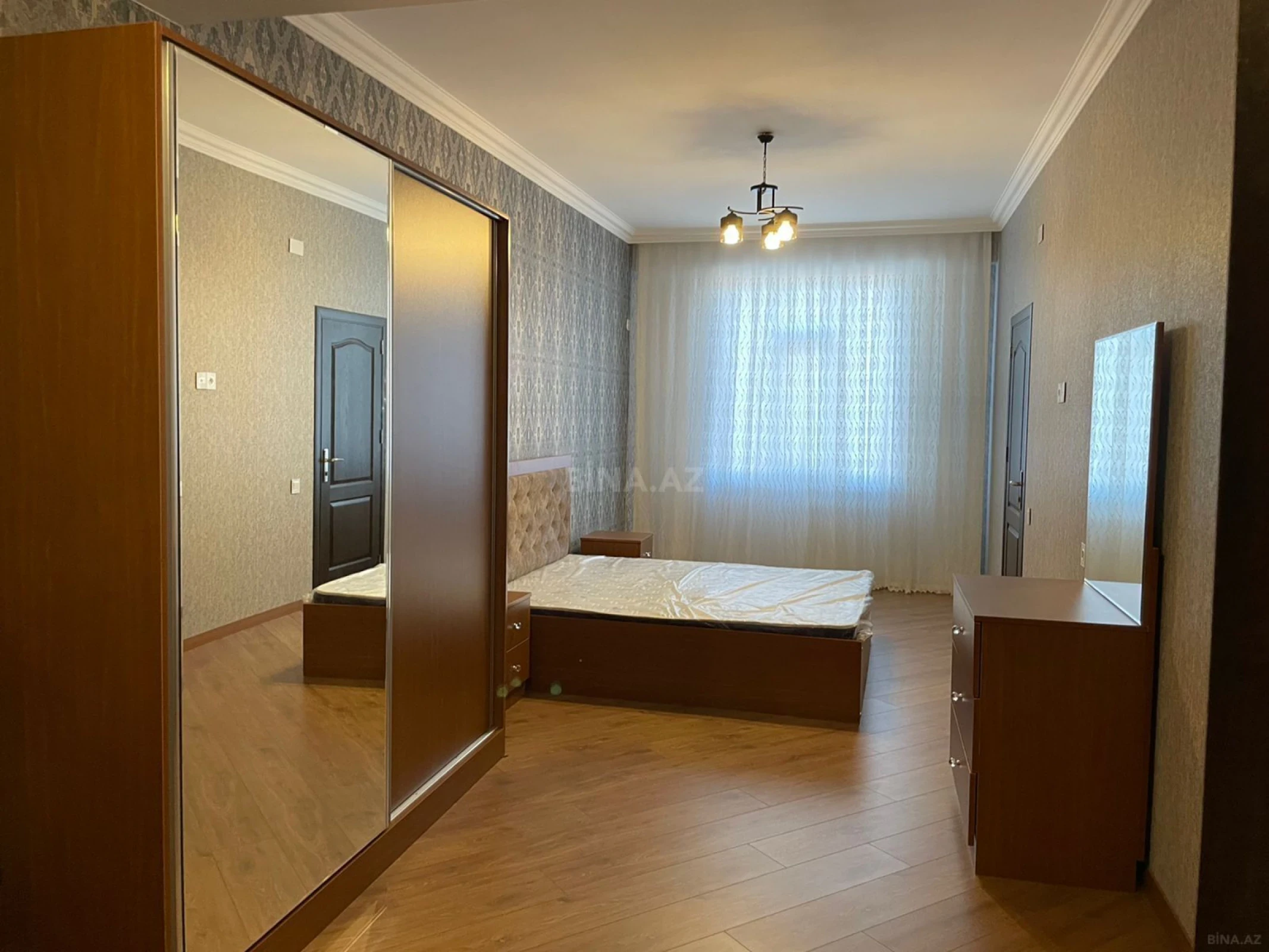 Kirayə verilir 2 otaqlı mənzil 75 m²