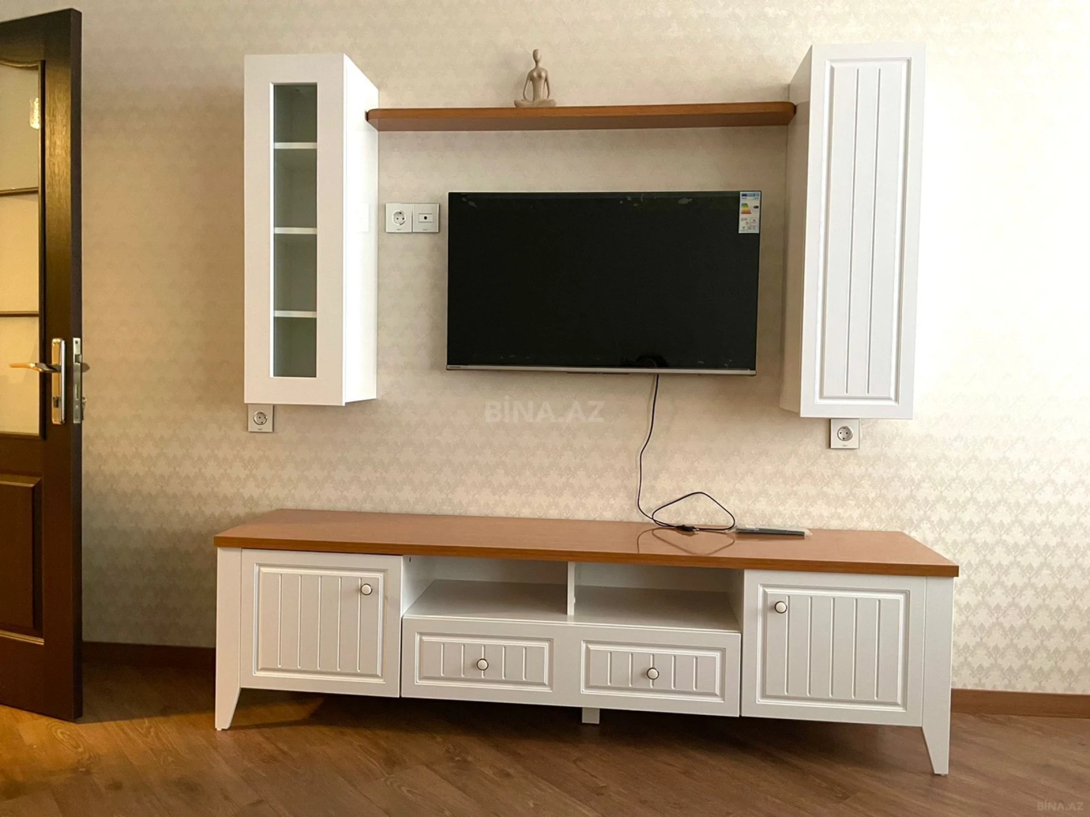 Kirayə verilir 2 otaqlı mənzil 75 m²