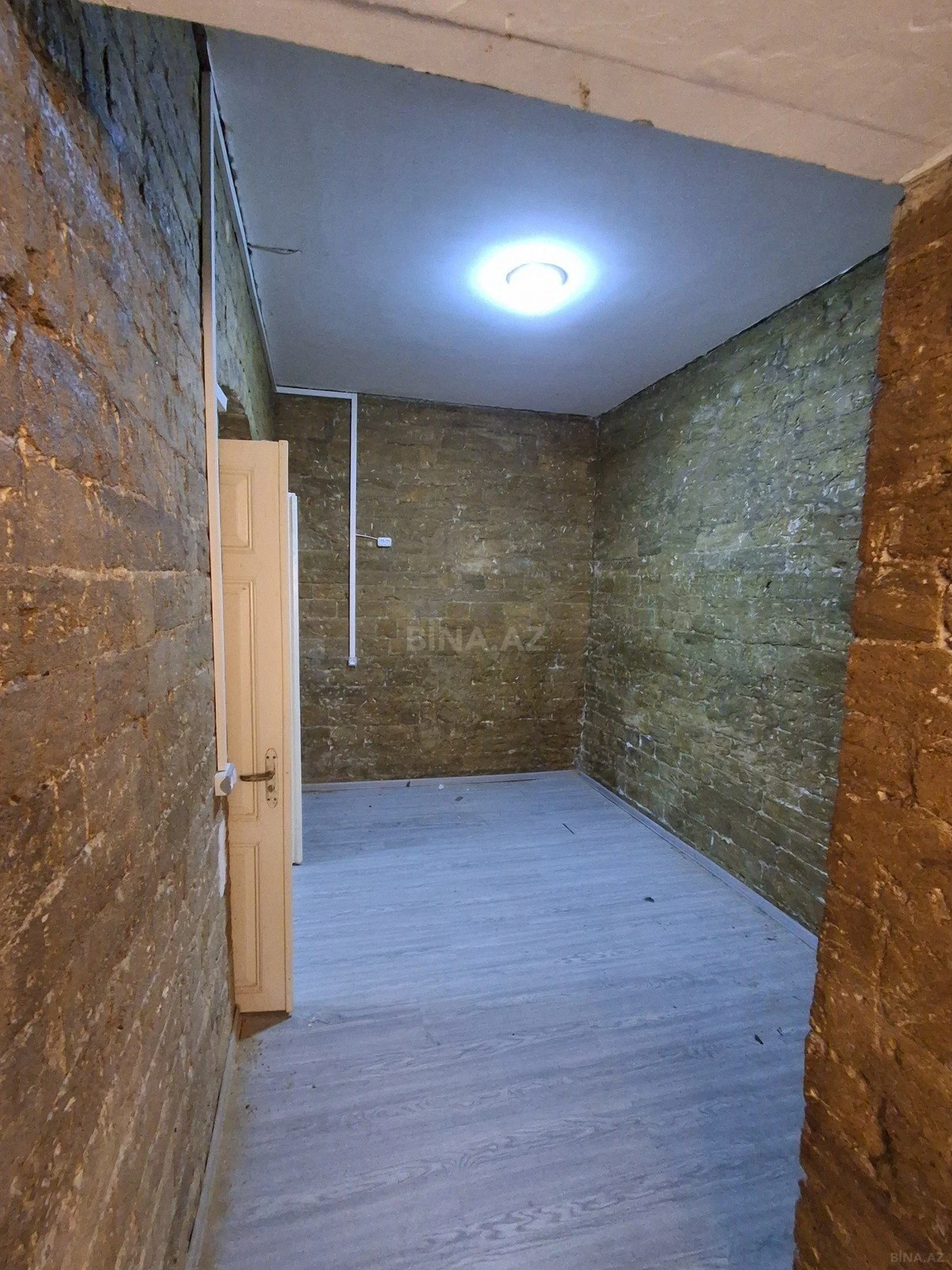 Satılır 4 otaqlı mənzil 115 m²