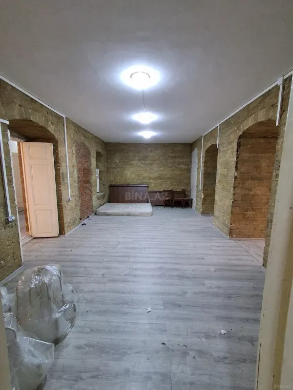 Satılır 4 otaqlı mənzil 115 m²