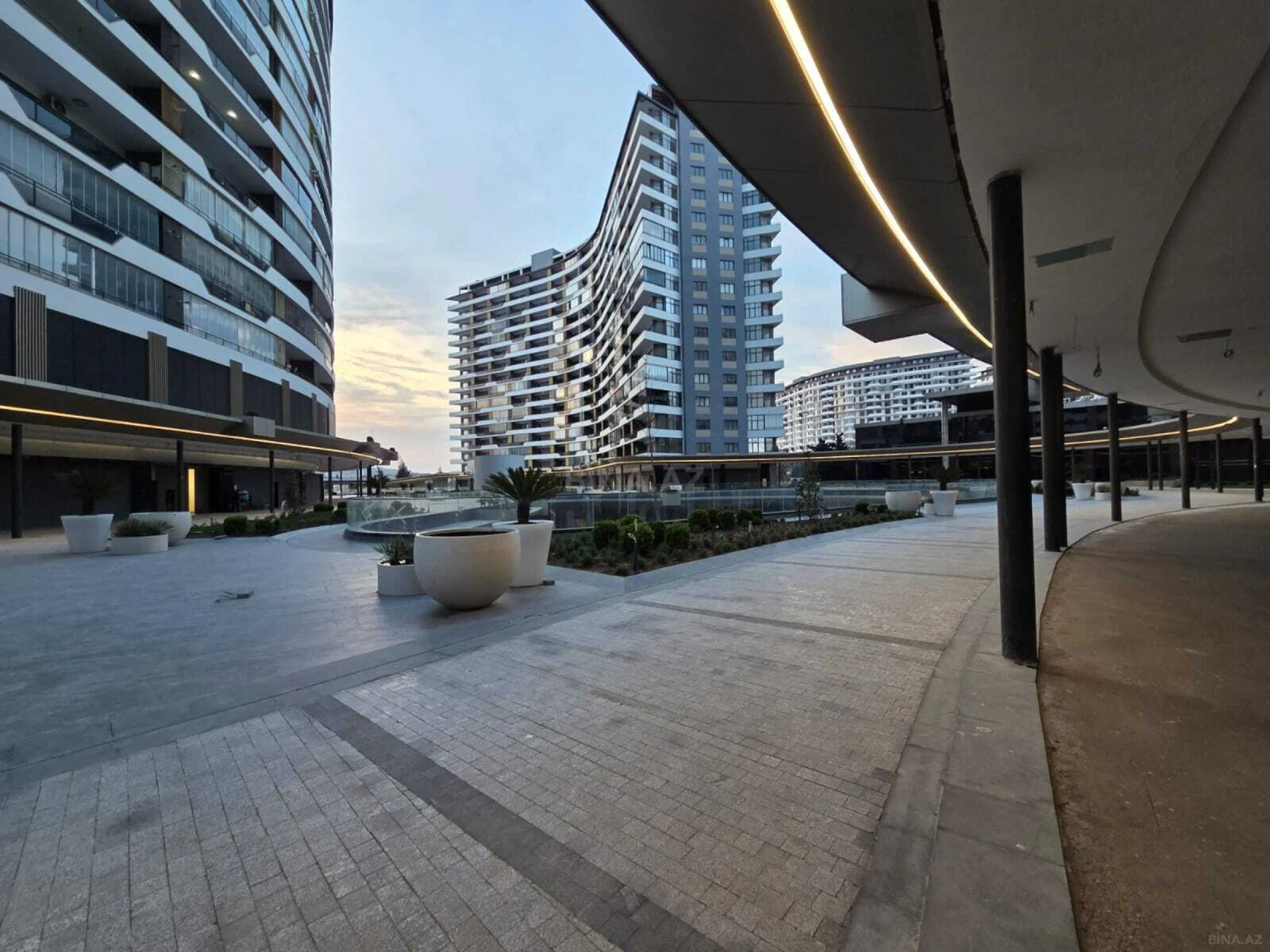 Satılır 2 otaqlı mənzil 70 m²