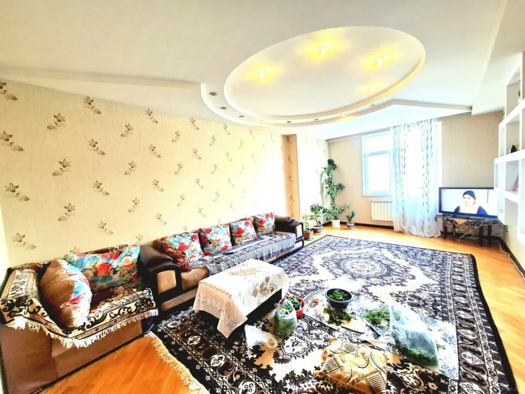Satılır 3 otaqlı mənzil 125 m²