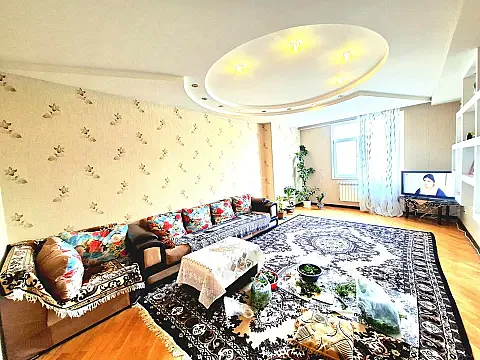 Satılır 3 otaqlı mənzil 125 m²