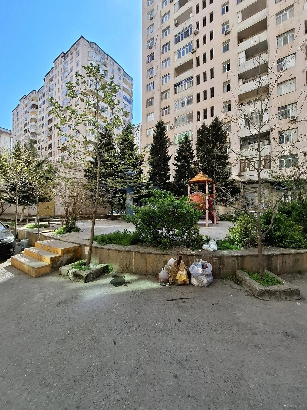 Satılır 3 otaqlı mənzil 125 m²