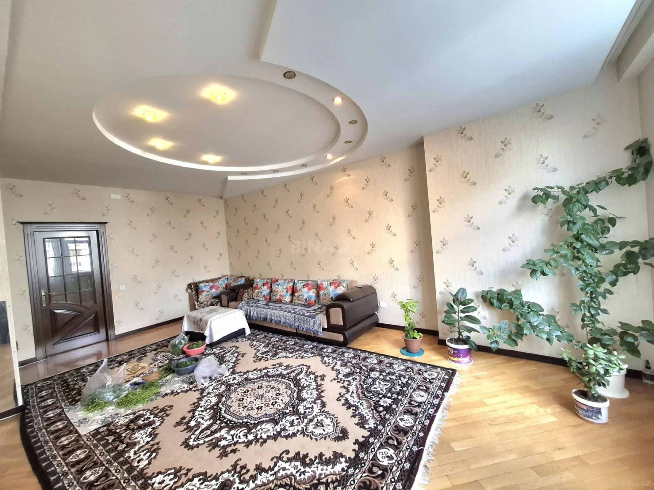 Satılır 3 otaqlı mənzil 125 m²