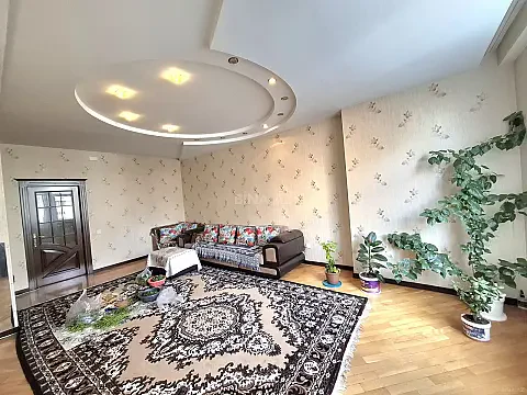 Satılır 3 otaqlı mənzil 125 m²