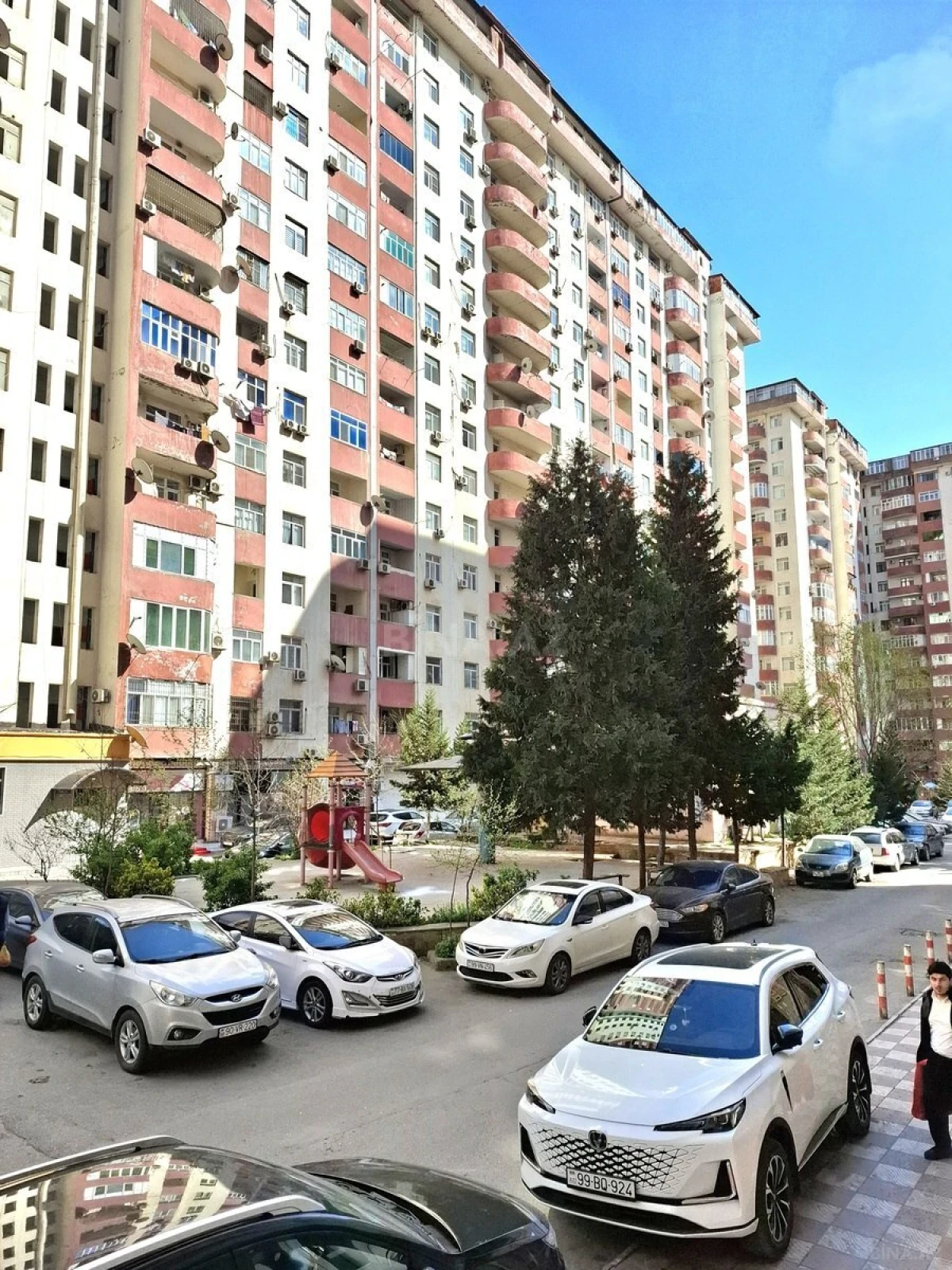 Satılır 3 otaqlı mənzil 125 m²