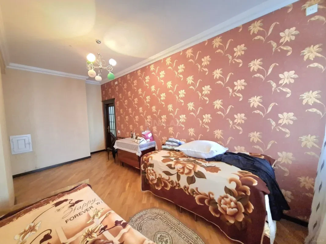 Satılır 3 otaqlı mənzil 125 m²
