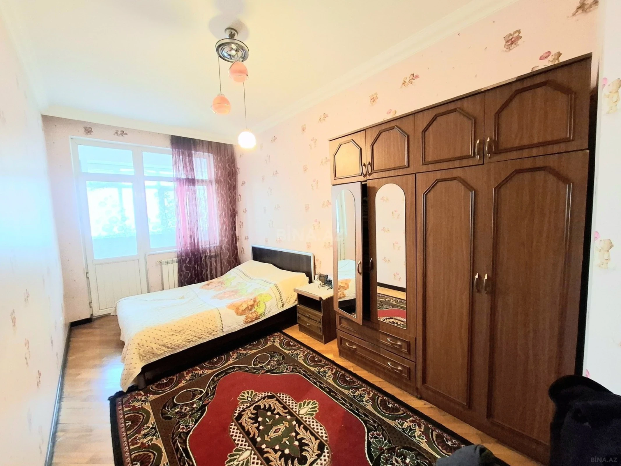 Satılır 3 otaqlı mənzil 125 m²