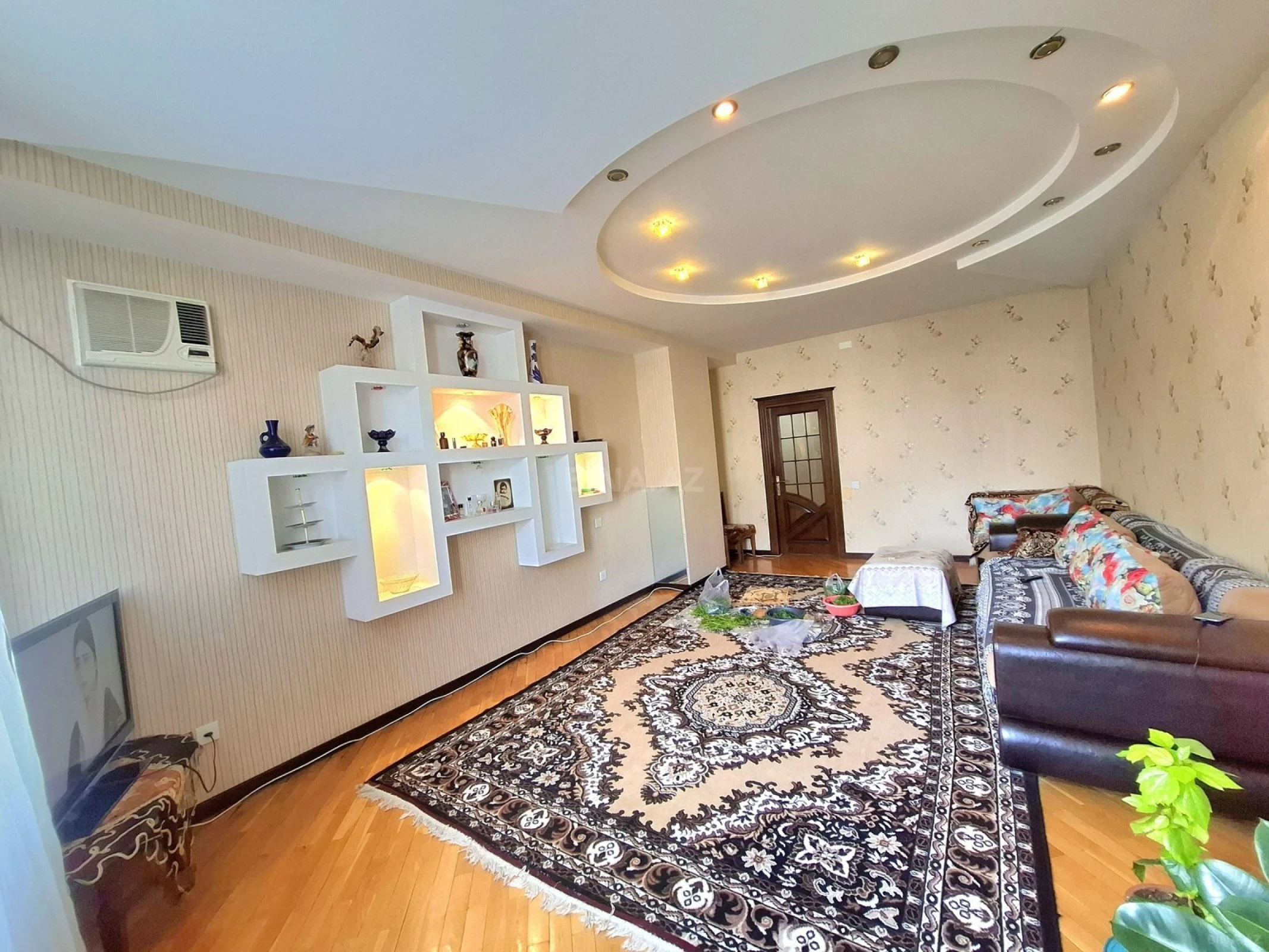Satılır 3 otaqlı mənzil 125 m²