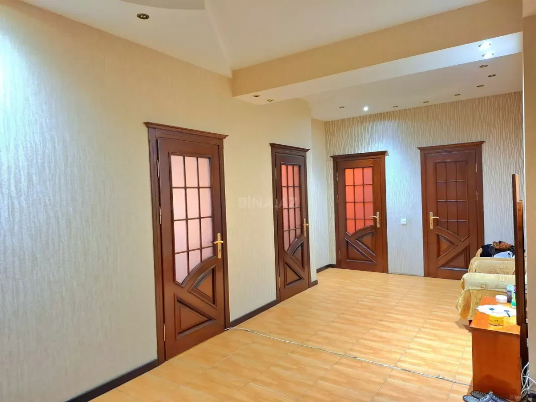 Satılır 3 otaqlı mənzil 125 m²