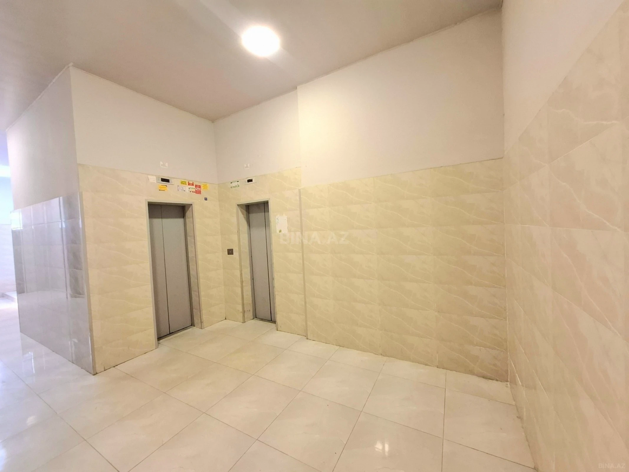 Satılır 3 otaqlı mənzil 125 m²