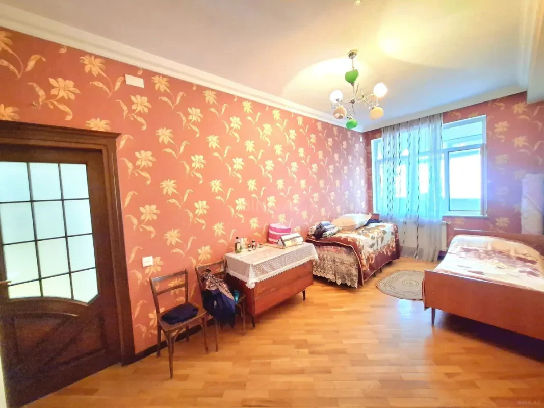 Satılır 3 otaqlı mənzil 125 m²