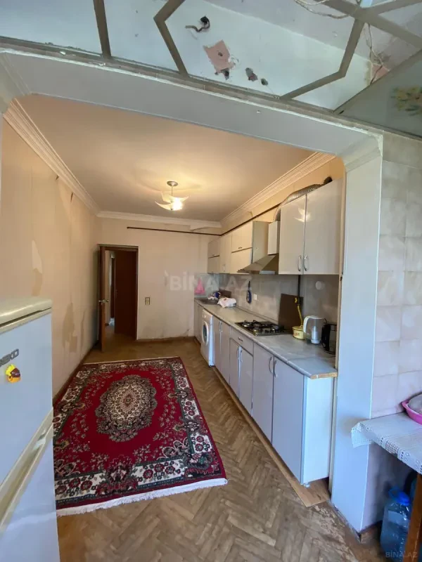 Satılır 4 otaqlı mənzil 110 m²
